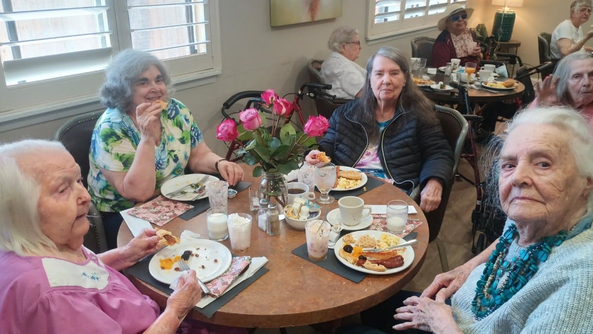 Novellus Stockton | Senior women sitting at dinner table